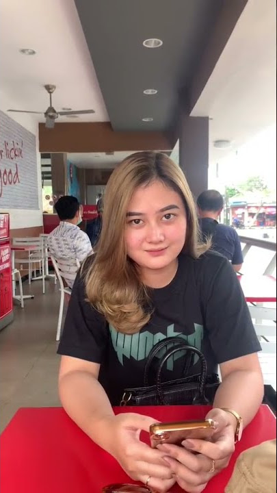 Story WA Mentahan Halu Sama Cewek cantik. Buat Prank Temen.