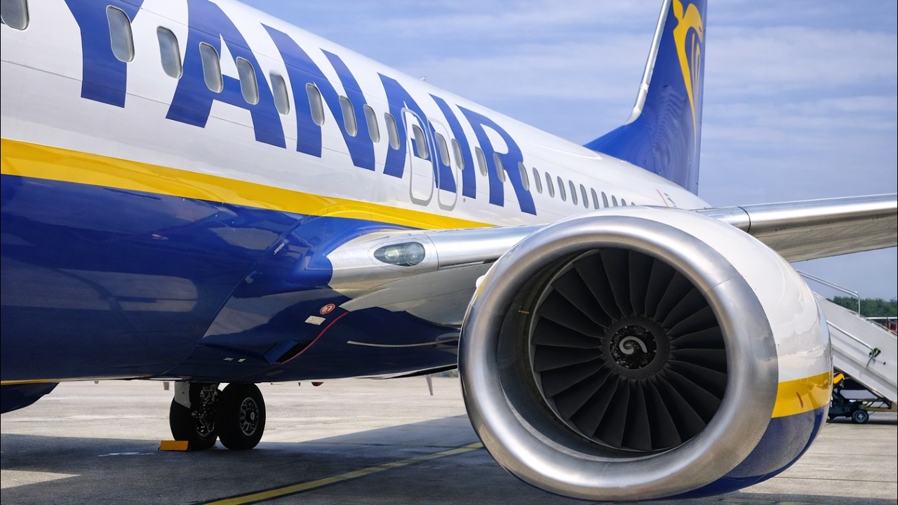 Full Flight | Ryanair 737-800 from Nuremberg (EDDN) to Cagliari (LIEE) | Flight Views | 4K