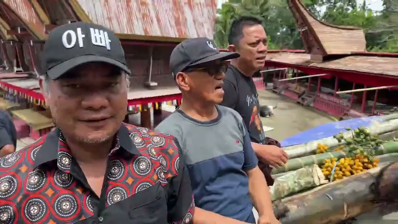 Mellao Alang pemakaman alm. Drs. Lodewyk Rinding Padang Somalinggi', SH,M.SC (Nek Lakku')