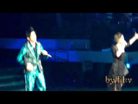 2010-09-24 周杰倫 Jay  & 張惠妹 A-mei 屋頂 in 香港周杰倫超時代演唱會