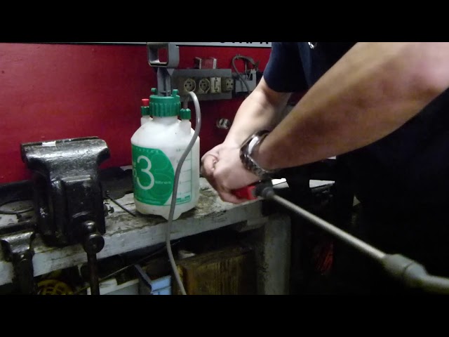 Comment fabriquer un pulvérisateur de mousse à pompe 