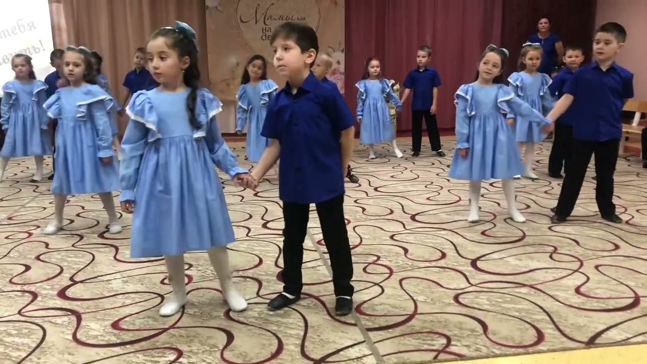 Танец ко Дню Матери в детском саду «Мамина улыбка».подготовительная группа.
