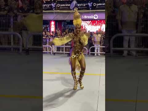 Thelma Assis desfile deslumbrante na Mocidade Alegre