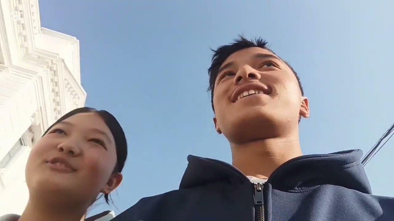 ( Thulo manchhe sang hinuko pani dherai faida xa_🤣🤣🤣 )