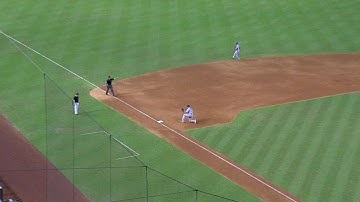 SD@ARI: Middlebrooks dives to snare a line drive
