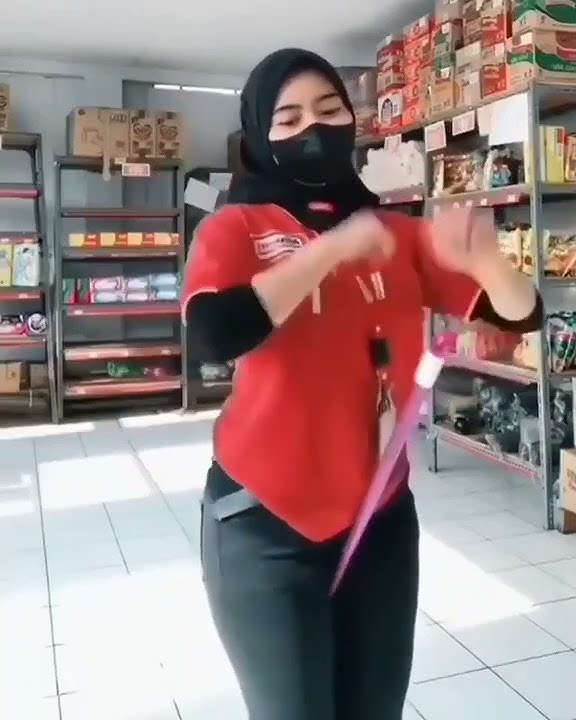 semoga sapu nya nggak cepet rusak