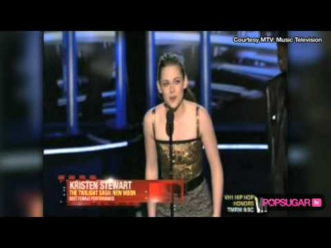 Kristen Stewart Leads the Twilight Pack Down the Red Carpet