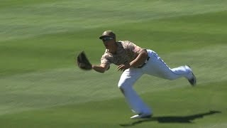 Venable races in to make a great diving catch