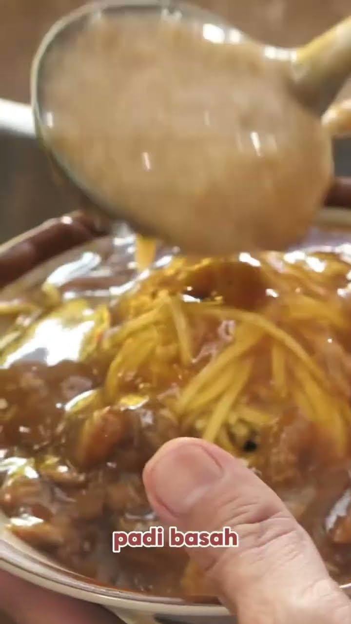 Makan mie ongklok di wonosobo