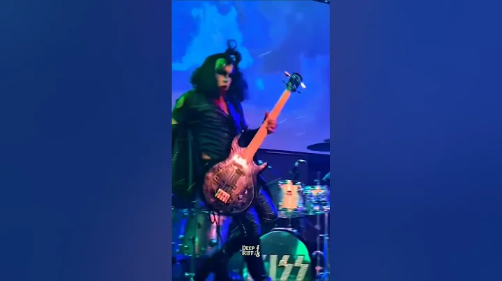 Funny gene Simmons moment #genesimmons #paulstanley #kiss #kissband #deepriff