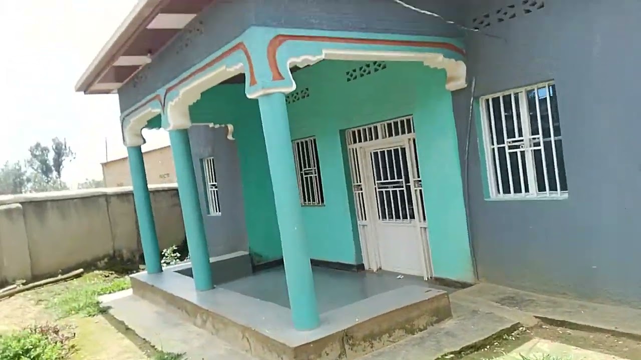 +250784683315,iyonzu irimukibanza kinini cyane mubuso hafi2000sqm ikora kumuhanda40M negative