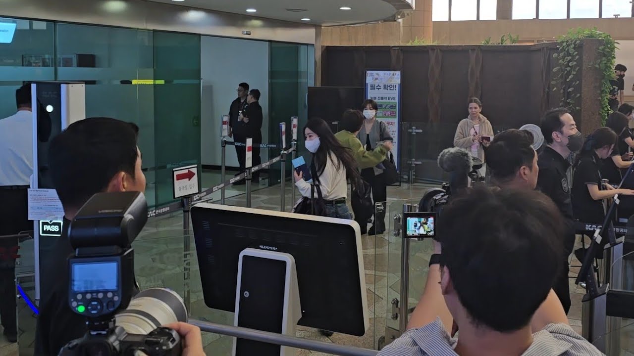 Irene and Seulgi Red Velvet Gimpo Airport Departure 250923
