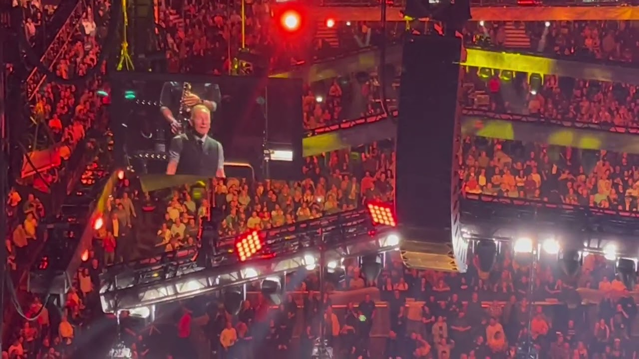 Bruce Springsteen  - Hungry Heart (Live) Nov 9th Ottawa Canada