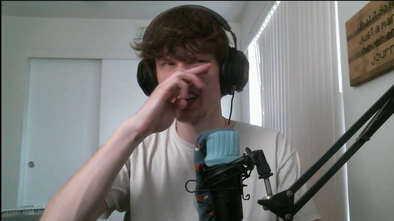 my cat is plagued by visions (basehunting) [2b2t 1.21 Ep. 36] !socials