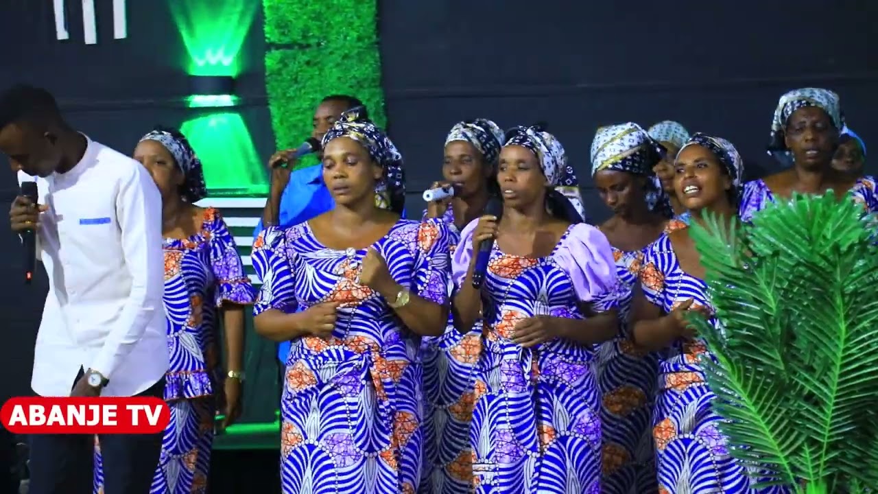 Yoo abapfakazi ibujumbura banejej abantu mugitaramo na Himbaza