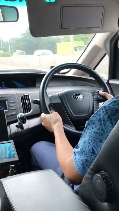 NYOBAIN TAKSI LISTRIK BLUEBIRD “BYD” 🚖🚘 #SHORTS