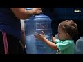"La cosa está difícil pero no nos quitamos", dice padre de familia que no tiene agua