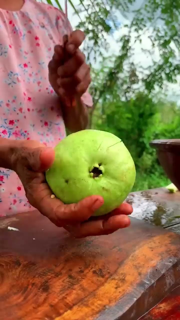 How to Eat Guava
