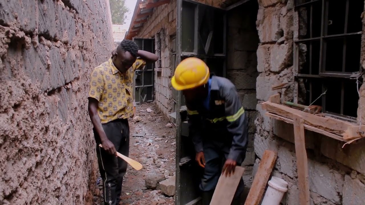 VILE MAFUNDI HUSUMBUA MTU WA MKONO KWA MJENGO😂😂😂😂😂😂😂😂😂😂😂😂😂😂😂😂😂😂😂