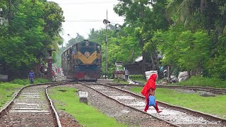 Risky Movement || Rocket Mail Train (Khulna-Chilahati) chased busy Rail line