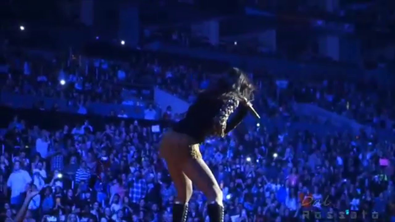 Selena Gomez - Naturally (DVD Live) - YouTube