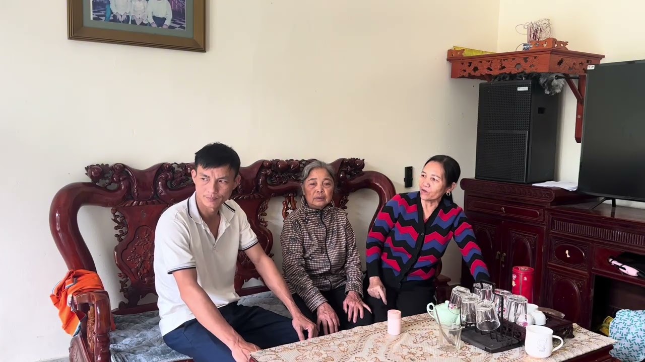 Toàn bắt ngo khi biết nham van lien lạc với chồng cũ. 