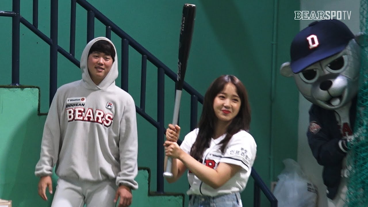 [오늘의 시구] 지금 입덕하겠습니다! 위키미키의 김도연-최유정 시구시타! (04.20)