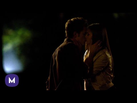 Diários de Um Vampiro (TVD) - Elena e Stefan se beijam pela primeira vez (1x02) mundo aram build