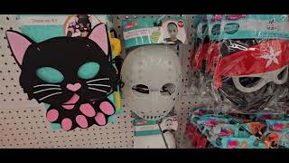 Wow what a huge Dollar Tree store it use to be 99 cent store so many great Hollween finds Clovis Ca