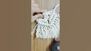 Combing out a Fringe in Macrame