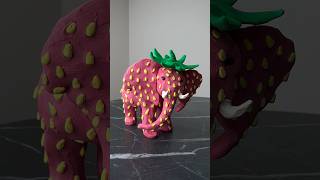 I made Smurf cat and Strawberry elephant#plasticine #strawberry #strawberryelephant #smurfcat #art Resimi