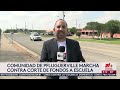 Niño lidera recolección de firmas contra recortes escolares en Pflugerville