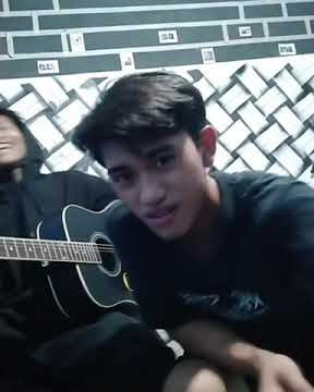 Story Wa Terbaru | Untuk Perempuan Yang Sedang Dalam Pelukan Cover .