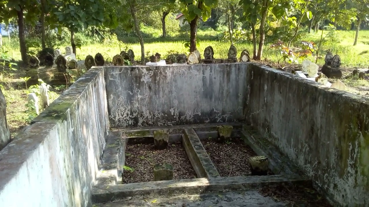 MAKAM BUJU' SAMPANG berada di TORJUN