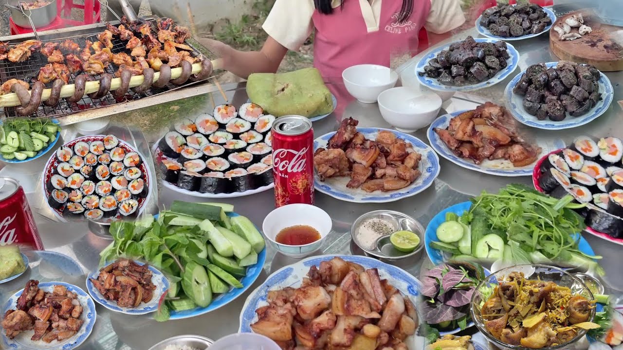 Tiệc Tất Niên Hàng Xóm Toàn Những Món Ngon Tự Chế Biến và Chương Trình Văn Nghệ Nhẹ Nhàng