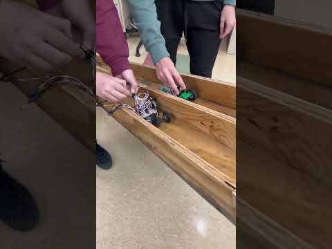 Micro Electric Car competition : RPM vs Celeritas Validus #microelectronics