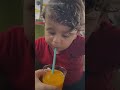 بيبي سند يشرب عصير البرتقال 