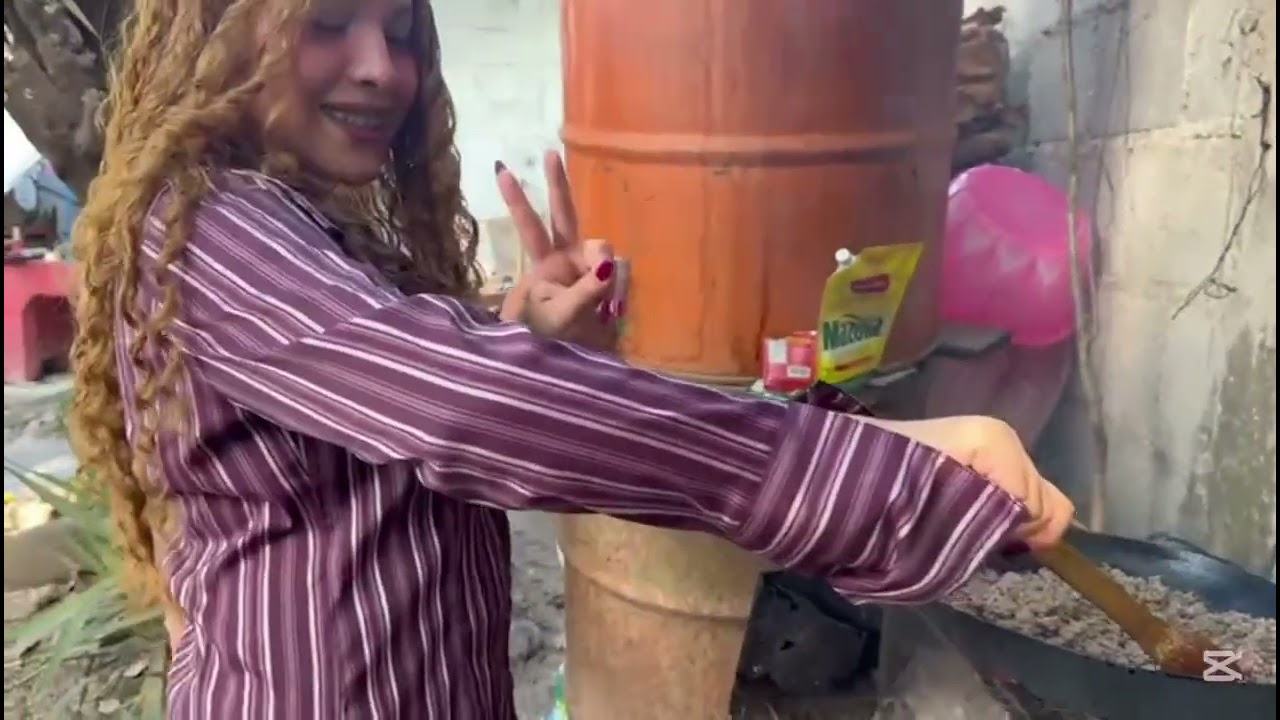 Cocinando tacos caseros.