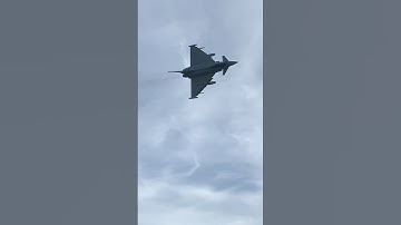 MACHLOOP! RAF TYPHOON OVER BANK 🤙 #MACHLOOP #LFA7 #LOWLEVEL #AVIATION #MILITARY #RAF #TYPHOON