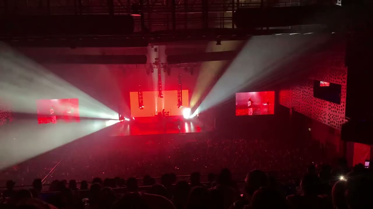 Tino el Pingüino - Fiera (Ft. Kokô Cecê) Pepsi Center 2024