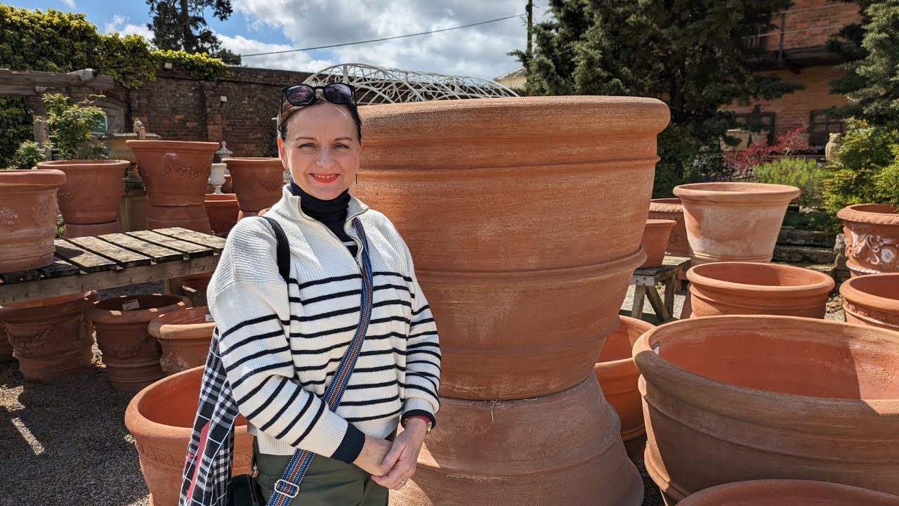 LUXURY FURNITURE FOR THE DISCERNING | HOLLOWAYS, SUCKLEY, WORCESTERSHIRE UK | Life with Josephine