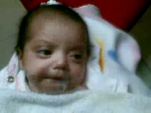 Yazmin tomando la leche .mp4.mpg