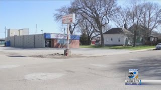 Small Town Comes Together for Grocery Store