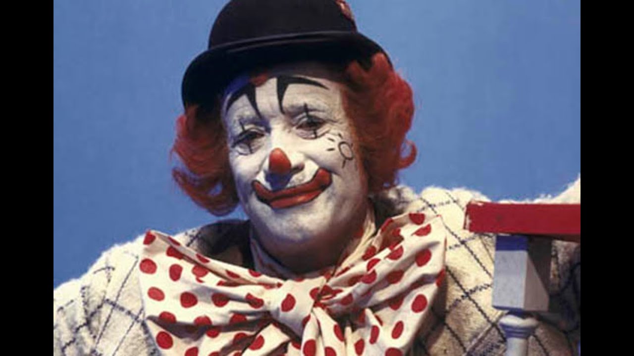 Hij was maar een clown... - YouTube