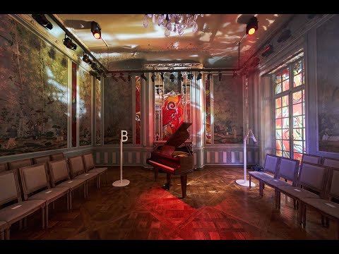 Rochas Spring Summer 2022 - Fashion Show - video from Rochas