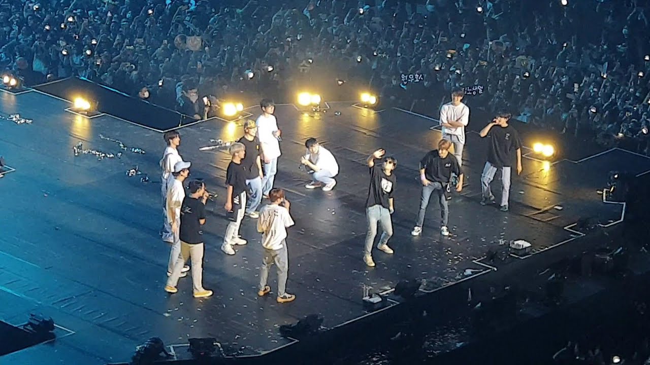 Seventeen - Very Nice (아주 Nice) | Ode To You World Tour in Manila