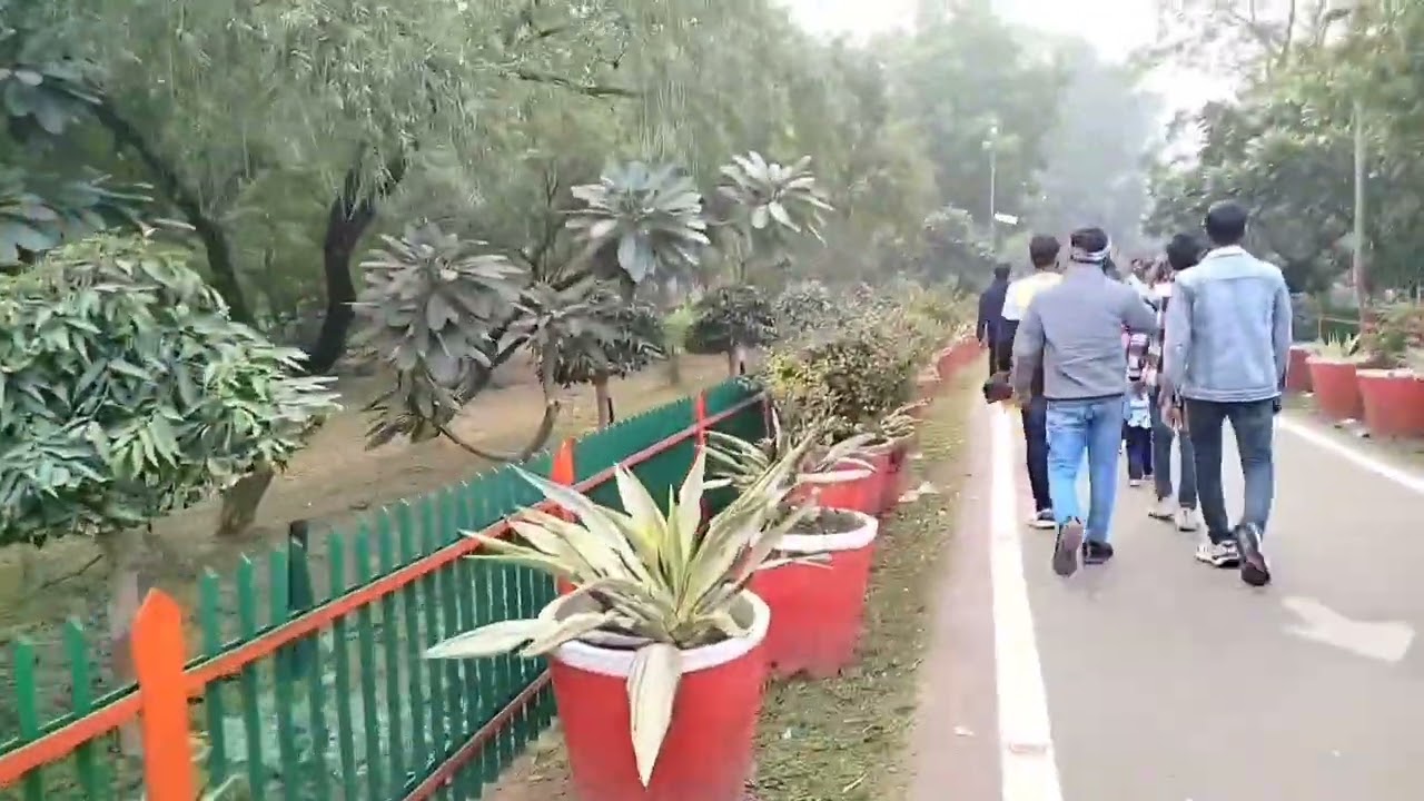 Azad park....🏞️ Company garden