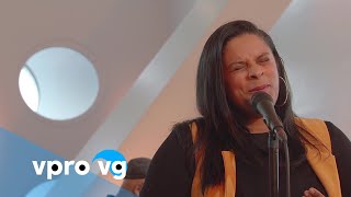 Dina Medina Duvida live