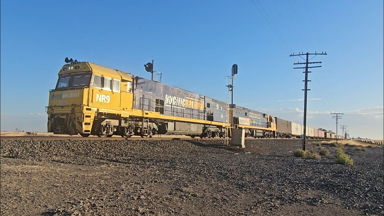 4MP7 PN down "Linfox Express #2" (NR9 NR14, 43P), Melbourne to Perth, 0735, 28/1/26, Jung West VIC