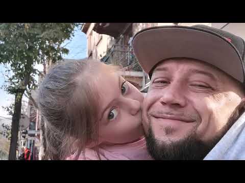 Keeping up with Uzi... 🏃🏽 @RollingLoud Germany 